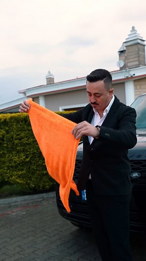 Çift Katmanlı Mikrofiber Bez Havlu 💦 Aracınızın her detayını hak ettiği özenle kurulayın! Gökhan Doğulu Detailing mikrofiber kurulama bezleri: • Ultra yumuşak yapısı ile çizilme riskini sıfıra indirir • Maksimum su emici özelliği ile kısa sürede kuruluk sağlar • Dayanıklı, uzun ömürlü ve profesyonel kullanım için idealdir Şimdi stokta! Renk seçenekleriyle tarzınızı da yansıtır. Sipariş ve detaylı bilgi için DM ya da @gokhandoguludetailing Arabanı sev ve ona dokun! | Gökhan Doğulu Detailing