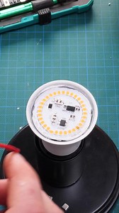 Cómo reparar una bombilla LED en casa 💡 | Trucos Panda