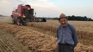Une vie bien remplie au service de la terre pour l’agriculteur Stéphane Marneffe - RTBF Actus