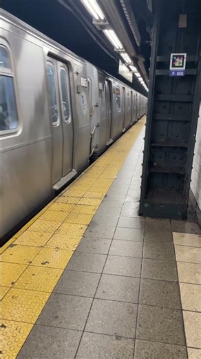 R160 R train action at Lexington ave - 59 St #shorts