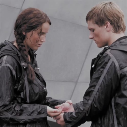 Joshifer and Everlark Moments in Flee the Facility