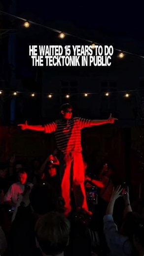 He waited 15 years to do the tecktonik dance in public 🔥 #bassmusic #remix #technodance #music #dj
