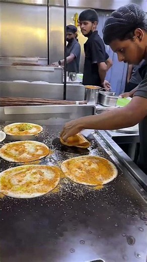 How Famous Bengaluru Rameshwar Cafe Makes Idli & Dosa | Delicious South Indian Food #shorts