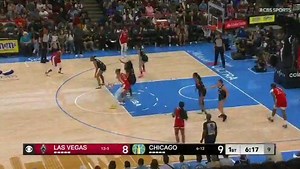WNBA_WNBA常规赛：拉斯维加斯王牌vs芝加哥天空_WNBA常规赛：拉斯维加斯王牌vs芝加哥天空_无惧对抗！史密斯助攻威尔逊转身跳投稳稳落袋