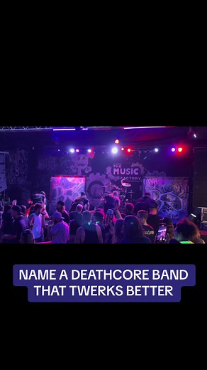 #deathcore #deathcoretiktok #fyp #metaltok #metaltiktok #heavymetal #metalmeme #brojob #tampa #metalhead #twerk #shakeit