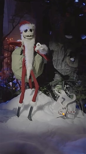 4K Theme Park Videos on Instagram: "Haunted Mansion Holiday | Disneyland 🏰 👻 Riding the Haunted Mansion Holiday is an absolute blast! The classic ride is completely transformed into a wonderfully spooky and festive party hosted by Jack Skellington. It’s so much fun to see all the characters from The Nightmare Before Christmas throughout the ride. You’ll catch glimpses of Jack, Zero, Sally, and even Oogie Boogie, all decked out in holiday gear. The way the ride blends its classic ghosts with th