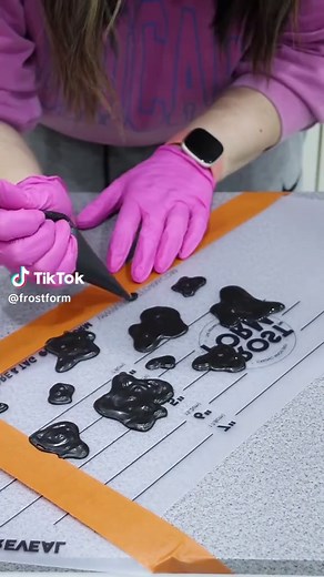 Easy Cow Print Cake Tutorial for a Fun and Unique Dessert