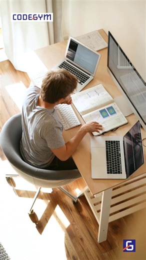 LÀM QUEN VỚI LẬP TRÌNH BẰNG PYTHON 👉 Dễ học: Có cú pháp đơn giản, trực quan, gần gũi với ngôn ngữ tiếng Anh, giúp người mới bắt đầu dễ dàng tiếp cận 👉 Dễ ứng dụng: Ứng dụng đa dạng, từ phát triển web, ứng dụng di động đến các lĩnh vực đòi hỏi tính toán phức tạp như học máy, trí tuệ nhân tạo, và phân tích dữ liệu 👉 Hỗ trợ mạnh mẽ: Sở hữu kho thư viện khổng lồ và cộng đồng hỗ trợ lớn, giúp việc viết mã ngắn gọn và hiệu quả hơn KHOÁ HỌC PYTHON TẠI CODEGYM ĐÀ NẴNG CÓ: ✔ Học từ cơ bản đến nâng cao