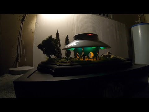 The Invaders Vintage Monogram Models Flying Saucer Diorama