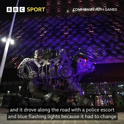 A colossal bit of cattle - created by a Scot - wowed the Commonwealth Games opening ceremony 🤩 Meet the bull the Brummies can't get enough of! 🐂 ⤵️ | BBC Sport Scotland