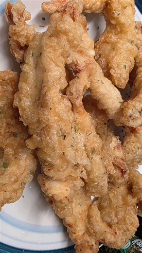 Homemade Chicken Stripes in beer Batter, With chips and deep fried chicken in seasoning 🐓 #cooking