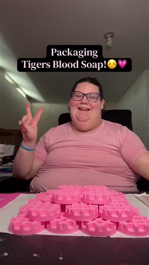 Packaging Tiger's Blood Soap: step-by-step gift-ready wrapping