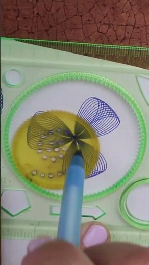 ASMR Drawing with a Spirograph