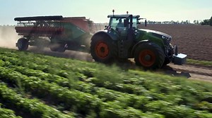 Recolour your harvest with the new Fendt Global IDEAL. Coming soon to the European market. Learn more: http://ow.ly/z2mO30eCTuP. | AGCO