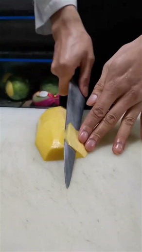 Watch These Amazing Knife Skills Turn Fruit into Art – Satisfying Cutting Tricks Ever