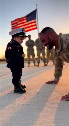 Tiny Commander Orders Soldier Push-Ups 😂🪖👶 #FunnyToddler #TinyCommander #MilitaryHumor #virlshorts