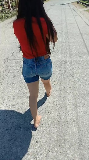 Exploring the Benefits of Going Barefoot on Hot Floors