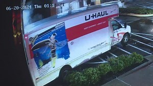 'They backed in, smashed the store' | U-Haul used to break into Galleria-area jewelry store
