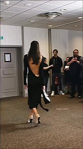 irina shayk backstage vs runway🖤✨ versace x dualipa ------------ https://amzn.to/45s3UIR #runway #versace #lavacanza #irinashayk | Diverseland