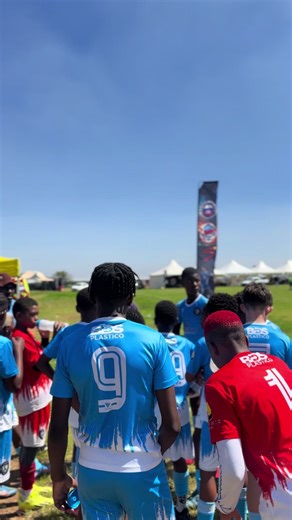 @Coach.Phiwe engaging with the players before the big match of the Philly’s Games #Cellular #mzansicomedy #aportsontiktok #fyp #KhathazaFC