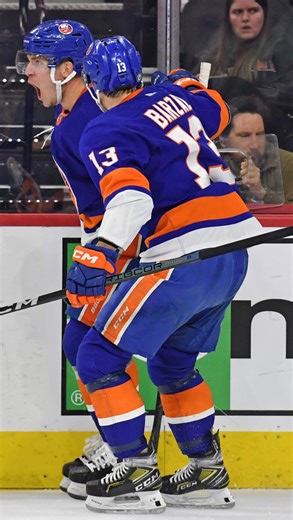 The Islanders are 5-2-2 in the nine games Bo Horvat has missed this season, scoring 26 goals and allowing 21. Mathew Barzal recently talked about Horvat’s absence, saying he personally feels “pressure” to create offense with his teammate and friend injured. How do you think the Islanders have performed when Horvat has been injured this season? #Isles #Islanders #MathewBarzal #BoHorvat #NHL | Drive4Five