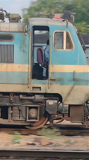 WAG-7 Showcases Classic Power with Smooth Motion and Reliable Electric Performance on Rails