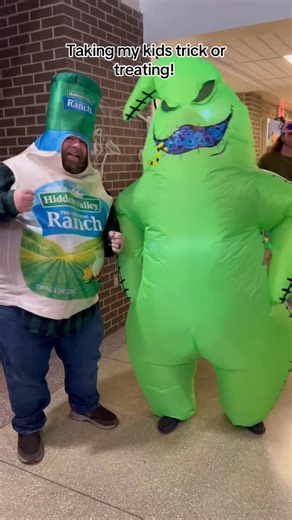 Jonathan Harris on Instagram: "Happy Halloween!"