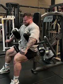 Ultimate stretch, pure pectoral isolation. Justin Musiol IFBB Open Pro Nautilus Pec Fly RYAN SHERWOO