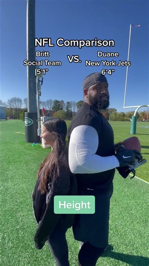 Comparing sizes between 5’1” Britt & 6’4” Duane Brown 🧐