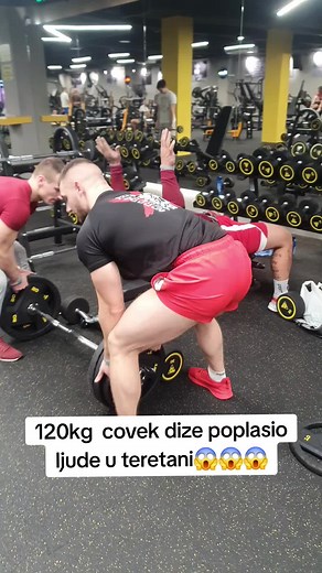 Bench Press Techniques: Weightlifting in a Gym Setting