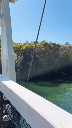 The beautiful Parsley Bay Bridge with the beach on one side and the Harbour on the other. The footbridge forms part of the Rose Bay to Watsons Bay walking track: https://sydneyuncovered.com/rose-bay-to-watsons-bay-walk/ | Sydney Uncovered