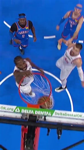 Kawhi Dunk Alert 🦾