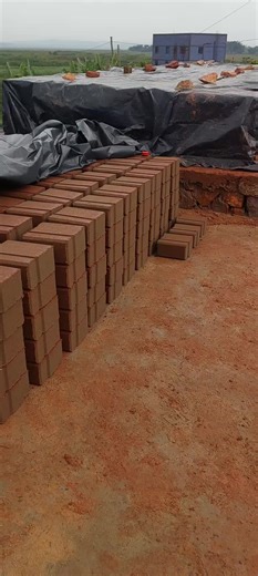 We make high-quality interlocking bricks using original Hydraform technology and professionalism.