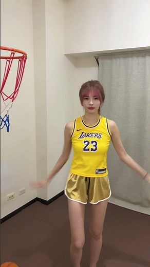 KING JAMES IS BACK 💪😤👑