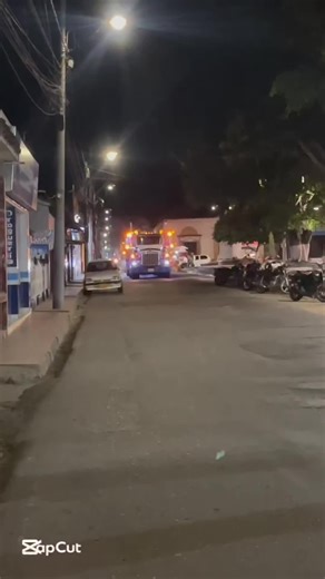 solo bombillo💡#amorporloquehacemos #tractomulas