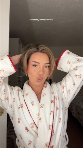 Imogen Cribb | New hair for the new year, anyone else already so excited for 2026? #hair #hairtransformation | Instagram