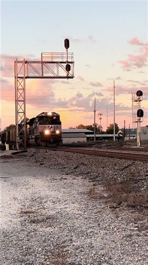 NS SD70ACe leading NS 323 through Cordele GA