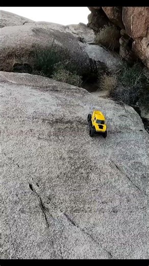 Element Enduro Crawls Out of the Rocks & Drops In!