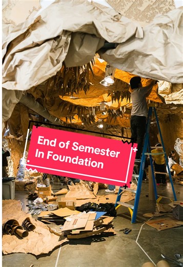 Step inside a single @kcaifoundation classroom ahead of the 2025 Fall End of Semester Exhibition & Sale, taking place on the Kansas City Art Institute campus this weekend: Friday, December 5 | 5–8 PM Saturday, December 6 | 10 AM–5 PM Sunday, December 7 | 12–5 PM Nola Thompson (@nolakaiart) and Angel David (@rockpaperandpaint) offer a glimpse inside the studio space, led by KCAI Lecturer SK Reed (@sk__paints). Every decision, however, came from the class itself, including a vote to transform the 