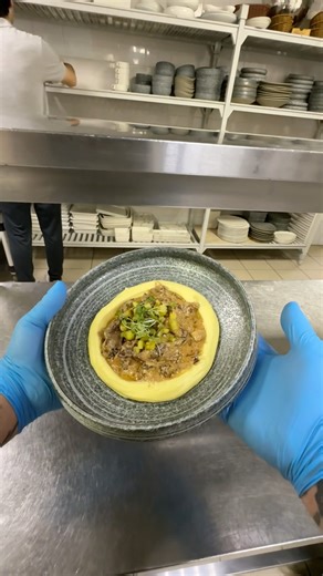 Rabbit liver in a creamy sauce with mushrooms and shallots. Find the recipe below! #recipes #swam...