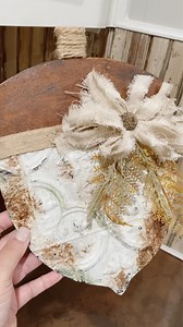 🍂So THRILLED with how this DIY Acorn Decor turned out! 🐿 I was inspired by all of yours in a recent group post, that I just had to give it my own spin! Great as a leaner or wreath/sign attachment!! 🧡 #dollartreecraft #dollartreediy #fallcrafts #falldecor #falldiy | Hammons Nest