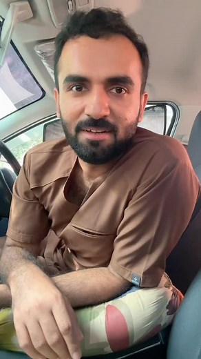 Living with a Hepatitis C patient is safe. Eating, hugging, or even sharing a home doesn’t spread the virus. It’s blood-borne, not love-borne. . . #doctor #drshujat #medicalstudent #medstudent #mbbs #medical #hepatitis #MedicalFacts #HepatitisC | Dr M Shujat Rasool