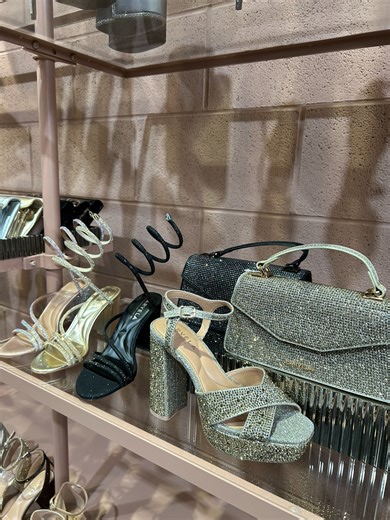 Countdown to glam! Last minute NYE looks that you'll love. Which one’s your vibe? 📷