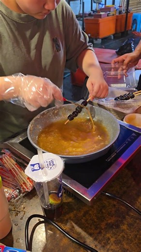 This is how Sugar-Coated Dates are made 🍡 | Miri CNY Market