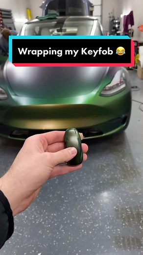 If the fob doesn’t match the car that’s the point 😳😂 #tesla #modely #teslatok #cartok #detailtok #wrap