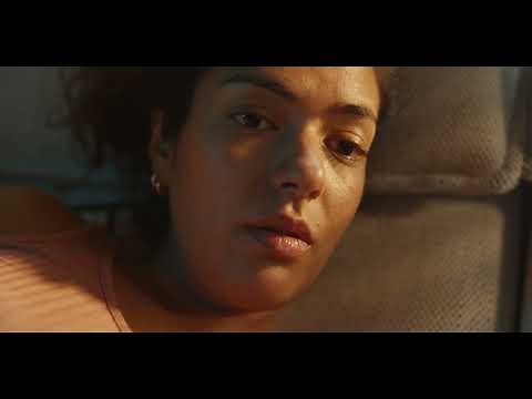 Pub TV Conforama 2023 (canicule) – Canapé Mango