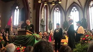 Am Freitag, den 24. November 2017 hat Katharina Heyer von der Universität Basel von der Philosophisch-Naturwissenschaftlichen Fakultät einen Ehrendoktortitel verliehen bekommen. Geehrt wurde ihr 20-jähriges Engagement in der Forschung und der Sensibilisierungsarbeit für Meeressäuger in der Straße von Gibraltar. Im feierlichen Rahmen des "Dies academicus" war sie in bester Gesellschaft: Ebenso haben diese Auszeichnung Roger Federer (für Medizin) und Thomas Jordan, Schweizer Nationalbankpräsident 