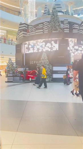 Inside the World's Most Beautiful Mall | Dubai Mall Experience 🇦🇪 #Viral #DubaiVlog