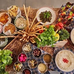 Try Arabic Dishes and Drinks in Dubai | Visit Dubai
