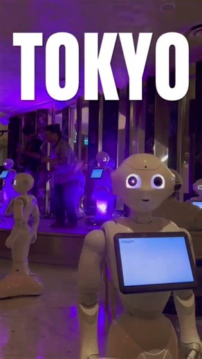 My saxophone solo🎷 Pepper robot restaurant